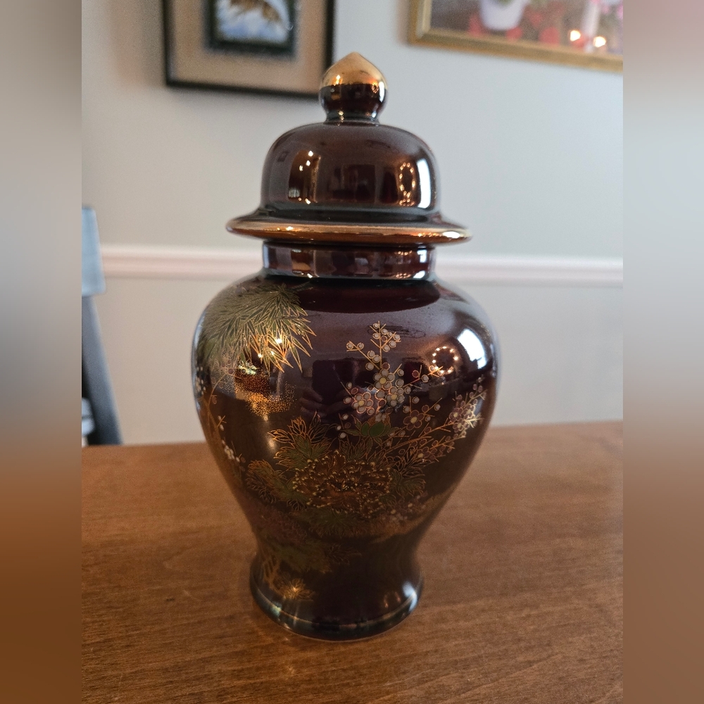Vintage floral GINGER JAR W/ LID Japan
